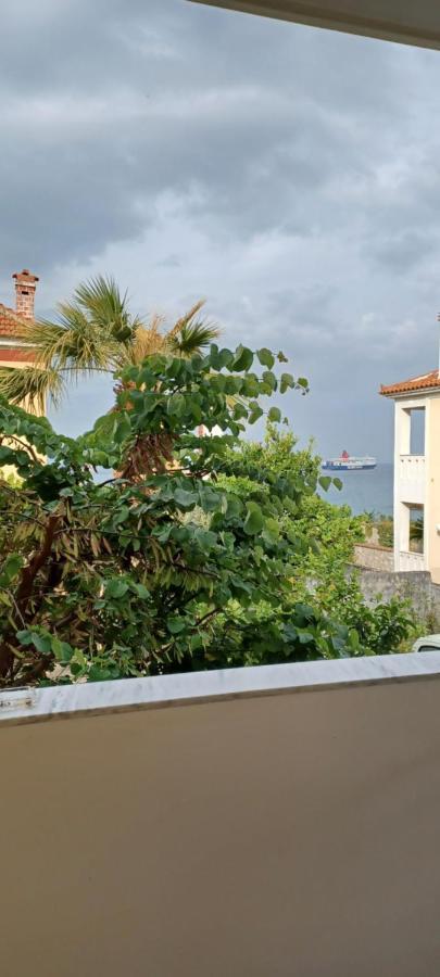 Garden Seaview Luxury Apartment Mytilene Exterior photo